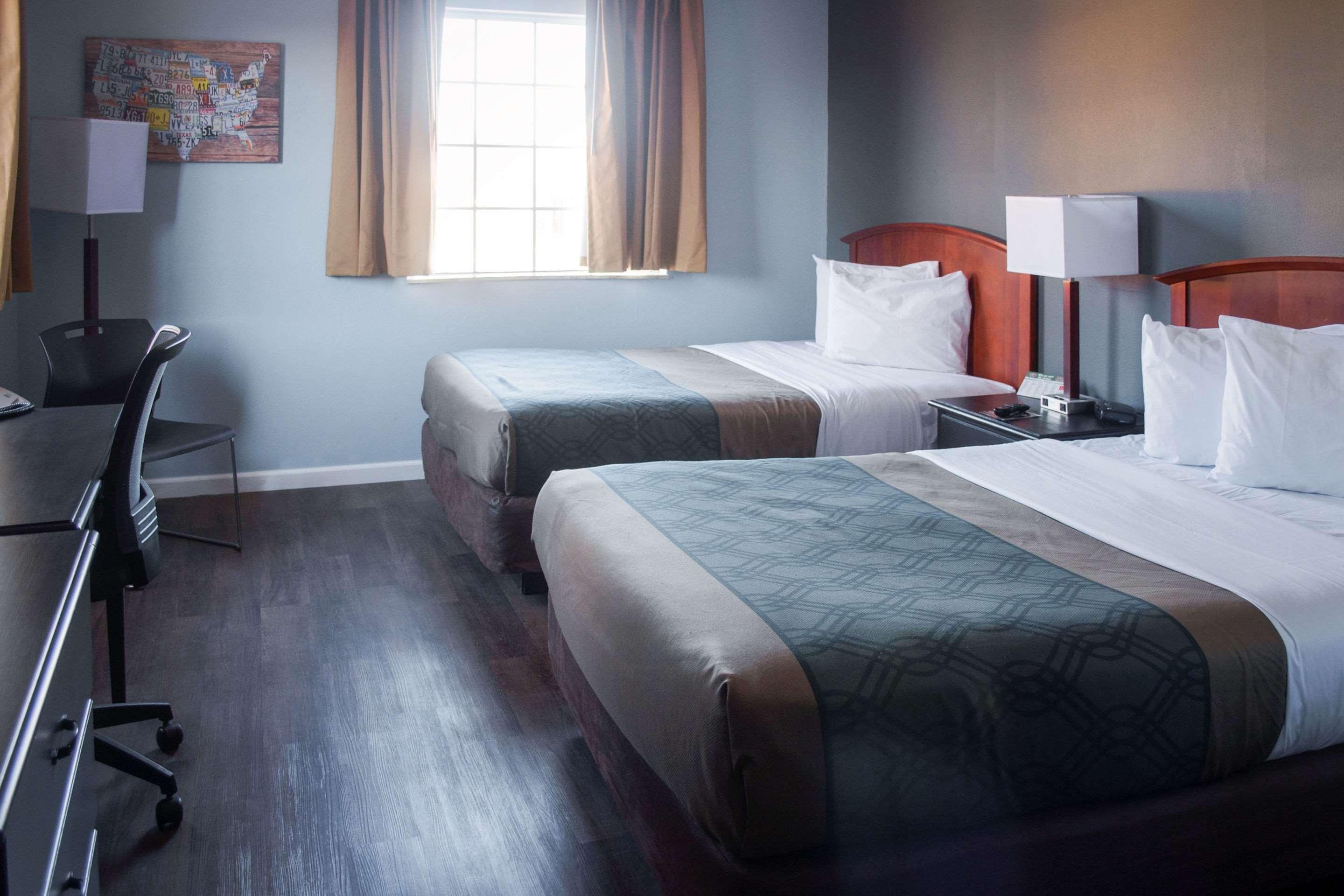 Econo Lodge Inn & Suites South Sandusky Eksteriør billede
