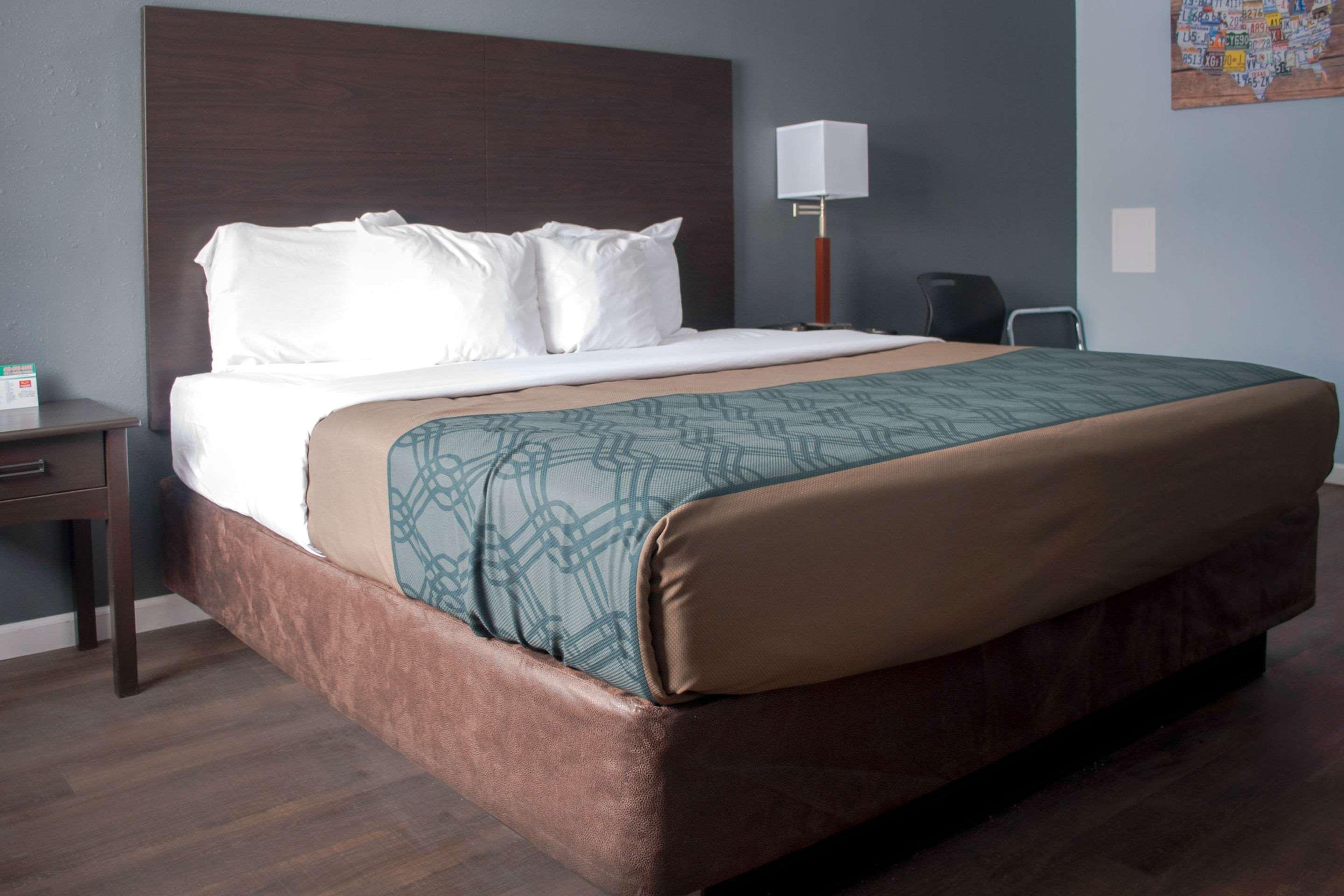 Econo Lodge Inn & Suites South Sandusky Eksteriør billede