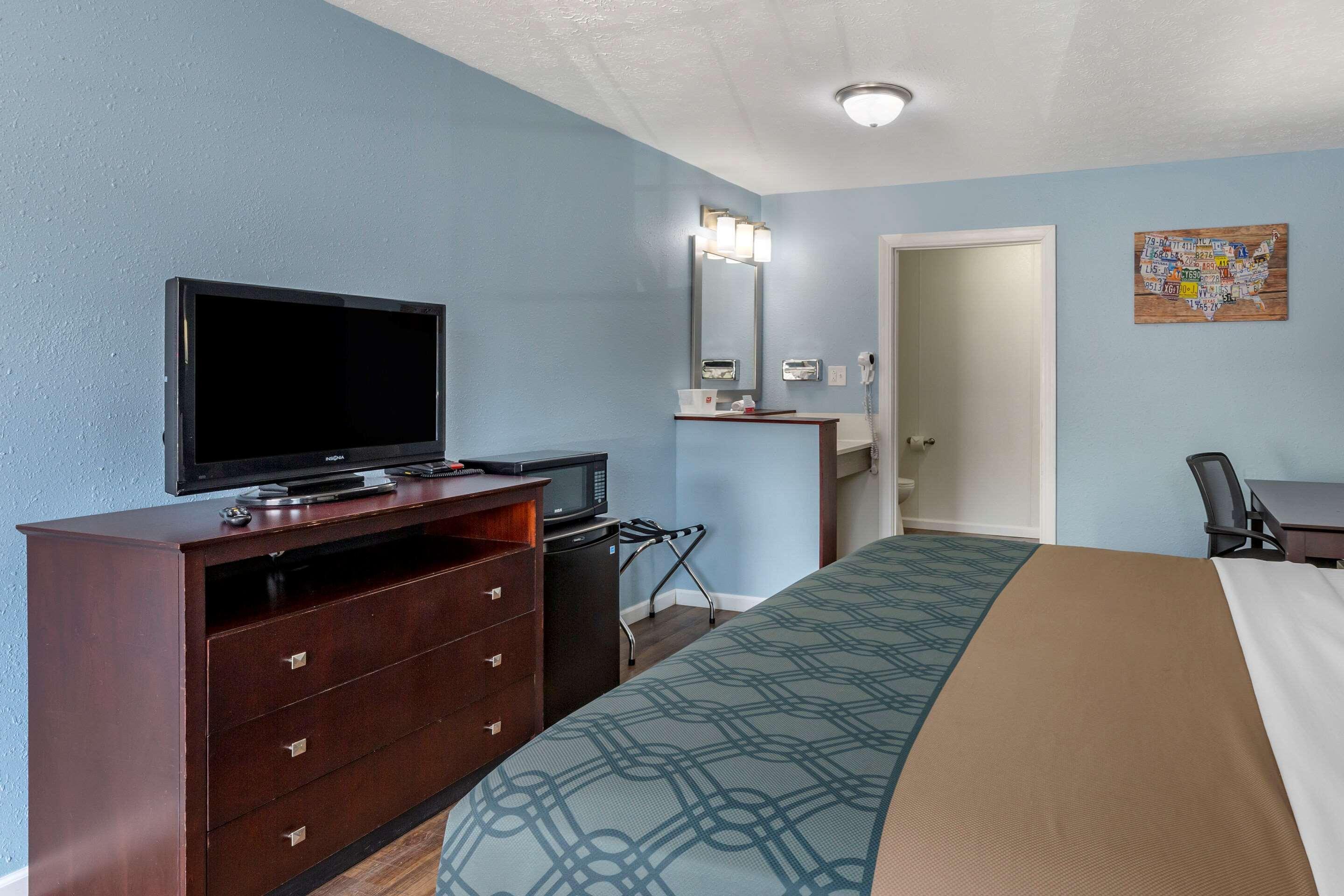 Econo Lodge Inn & Suites South Sandusky Eksteriør billede