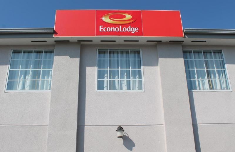 Econo Lodge Inn & Suites South Sandusky Eksteriør billede