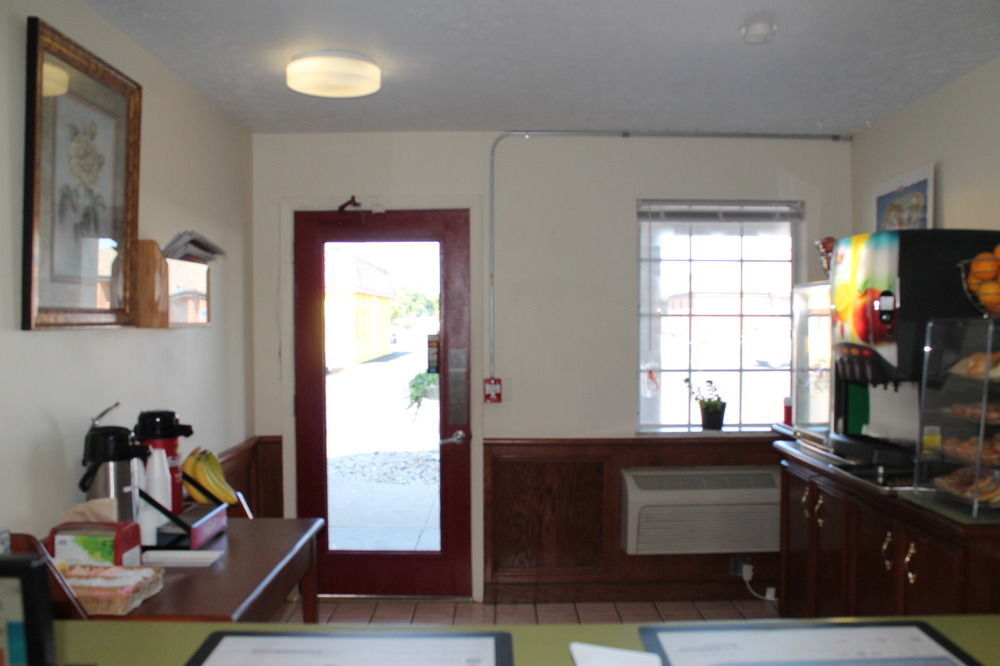 Econo Lodge Inn & Suites South Sandusky Eksteriør billede