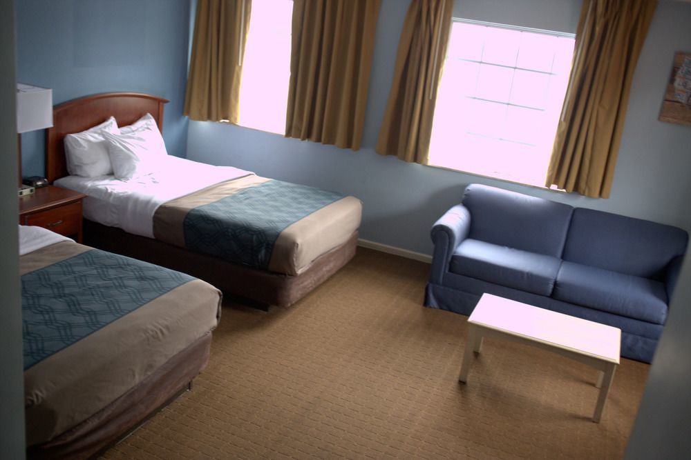 Econo Lodge Inn & Suites South Sandusky Eksteriør billede