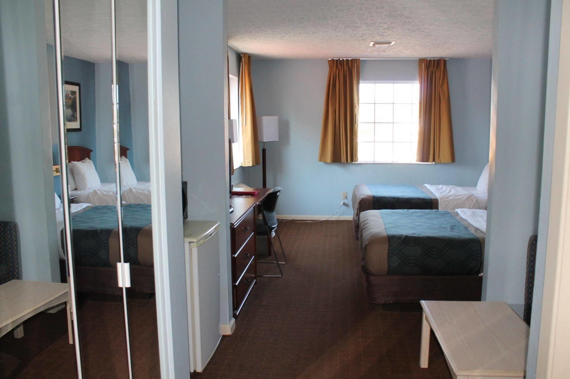 Econo Lodge Inn & Suites South Sandusky Eksteriør billede