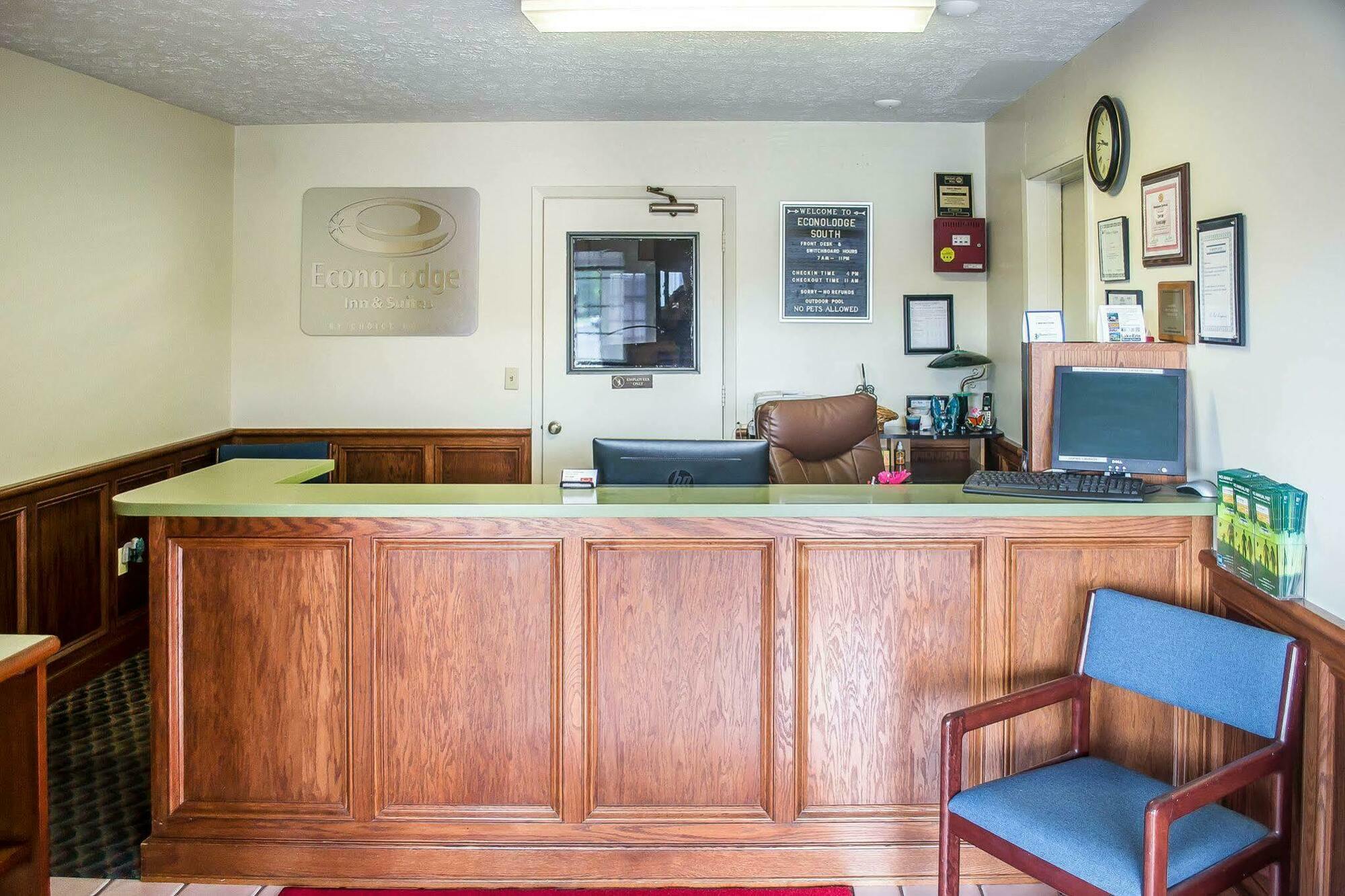 Econo Lodge Inn & Suites South Sandusky Eksteriør billede