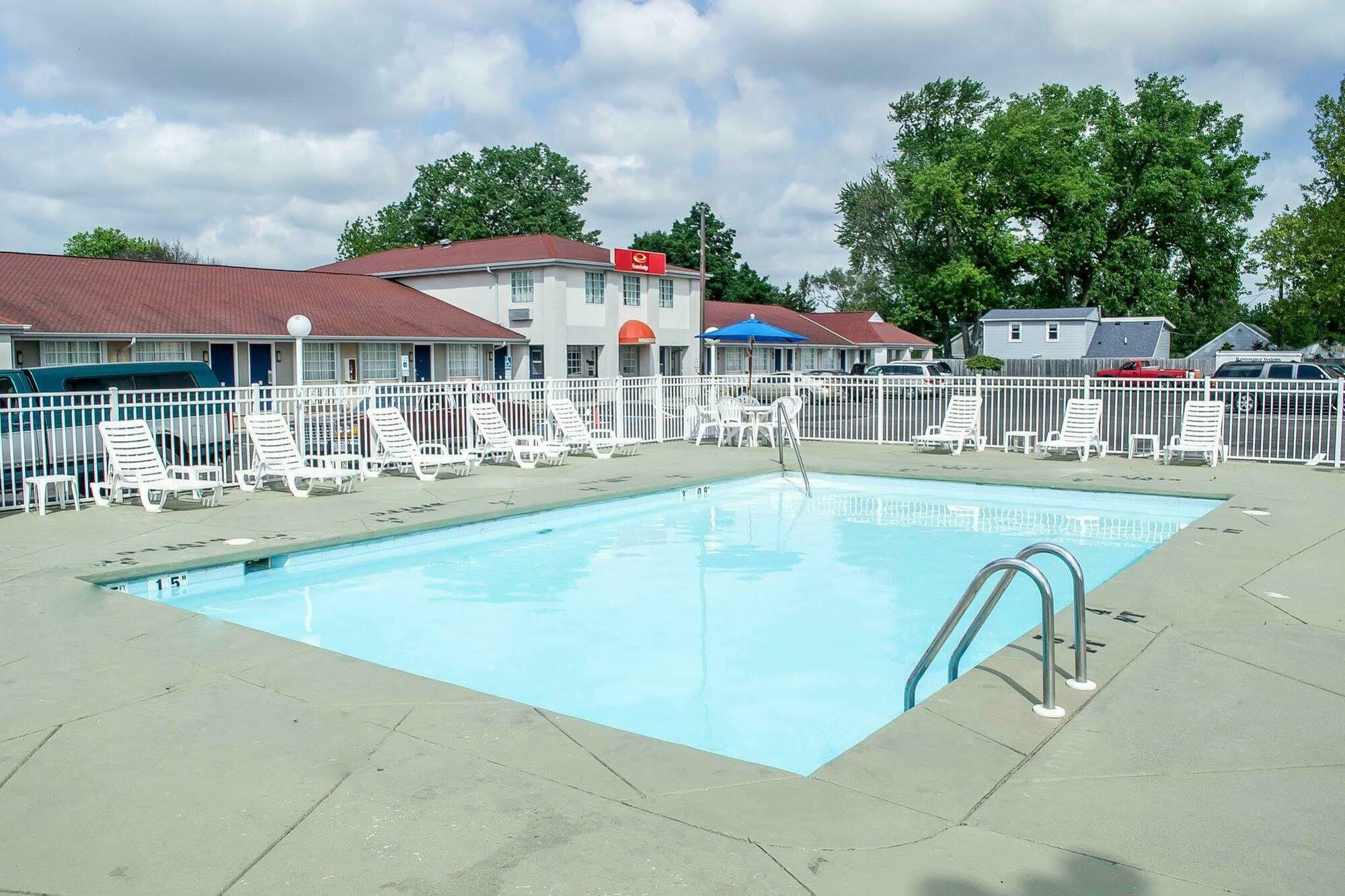 Econo Lodge Inn & Suites South Sandusky Eksteriør billede